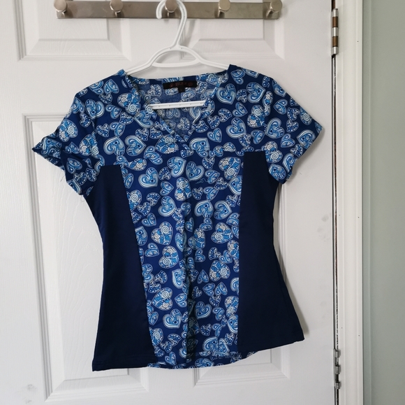 Scrub top - Picture 1 of 3